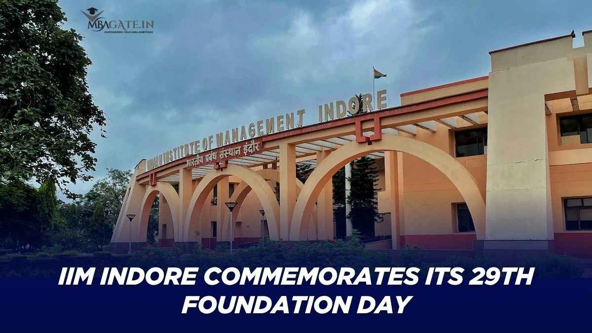 IIM Indore Commemorates its 29th Foundation Day by Honouring the Quality of its Teachers and Staff