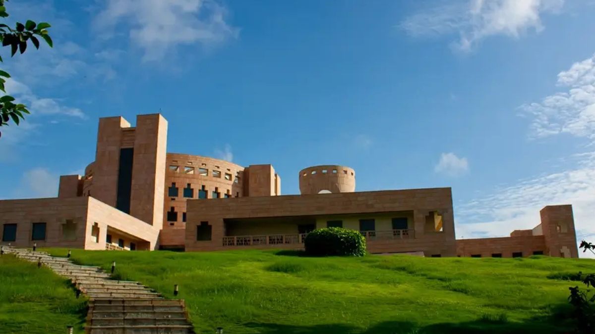 Indian School of Business (ISB)