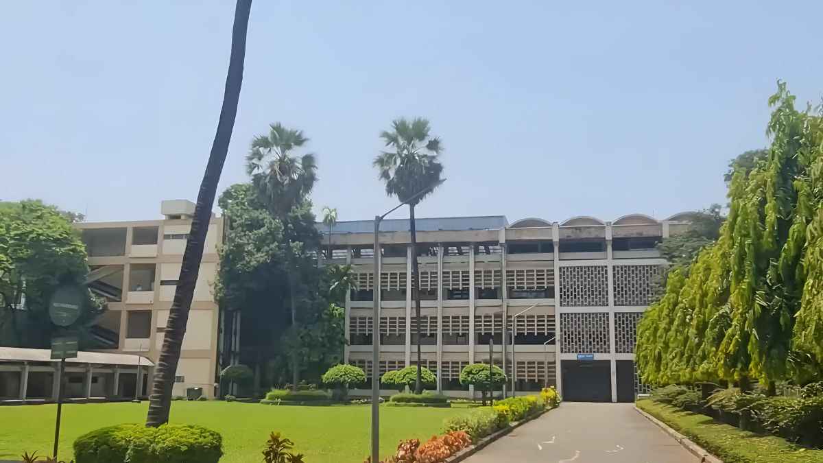 A list of some well-known SJMSOM IIT Bombay alumni