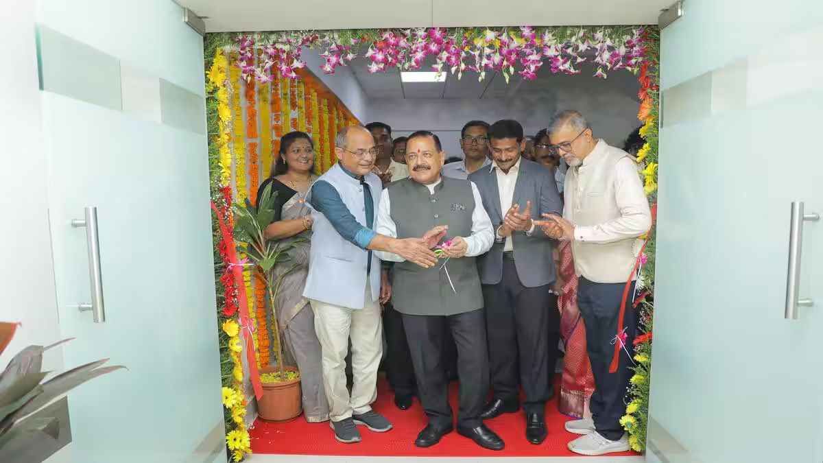 Union Minister Jitendra Singh Launches IIM Mumbai's Startup Incubation Centre to Improve Innovation